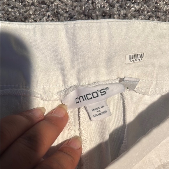 Chicos Brigitte Embroidered Eyelets Slim Cropped Pants Pull on 12R - Picture 3 of 9